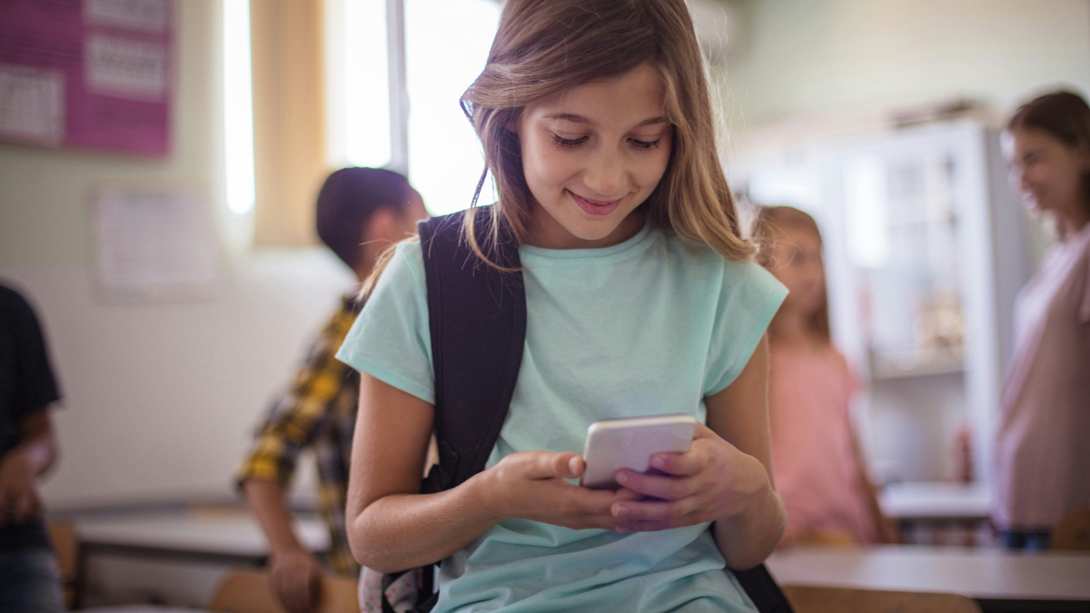 Should States Regulate Teen Smart Phone Use?